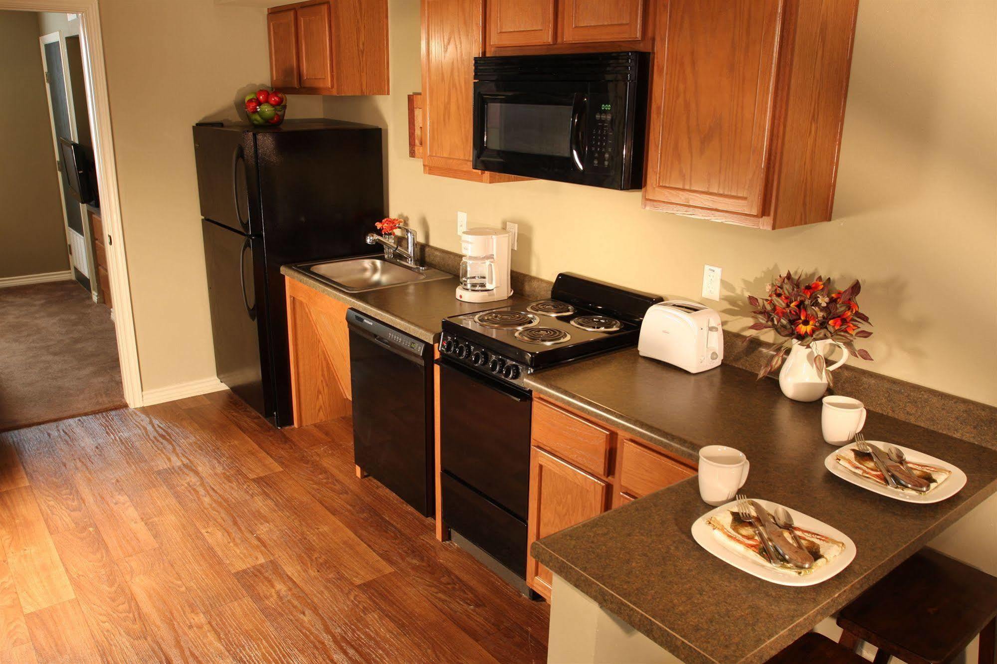 Eagle'S Den Suites Cotulla A Travelodge By Wyndham ภายนอก รูปภาพ